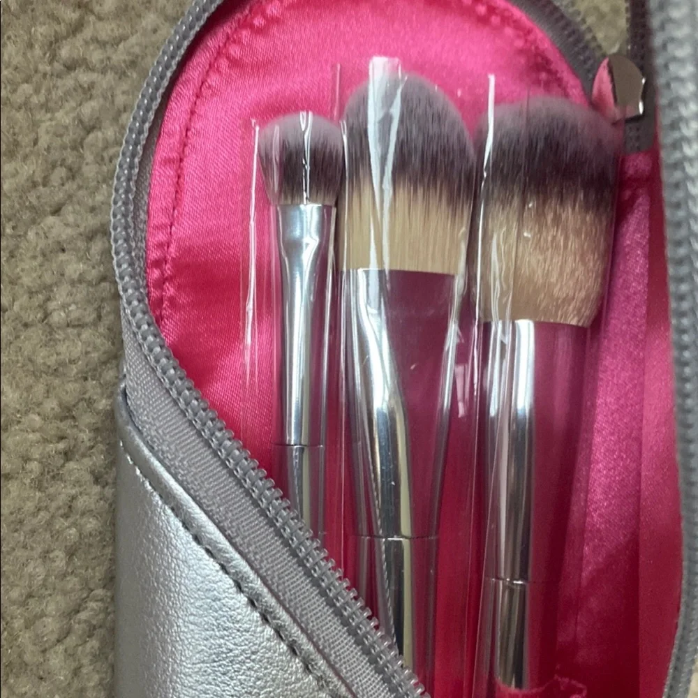 it cosmetics chic metallic